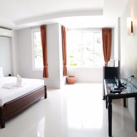 J.Holiday Inn Krabi, hotel in Krabi