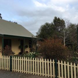Country Pleasures Bed and Breakfast, Hotel in Angaston