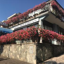 Hotel Primavera, отель в Дезенцано-дель-Гарда