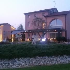 Agrialloggi La Palazzina โรงแรมในCurtarolo