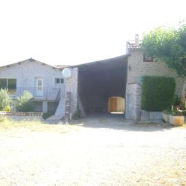 Maison de Campagne aux deux Oliviers, hotel a Ribiers