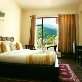 Chimbalhar Heights, hotel em Pālampur