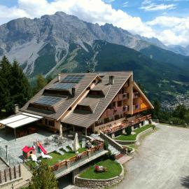 Residence Mirage, hotell i Oga