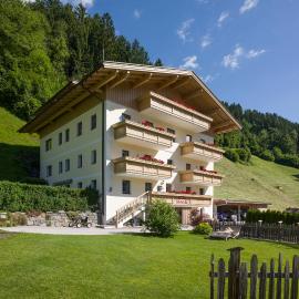 Ferienhof Nogler, hotel in Zellberg