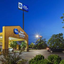 Best Western Inn & Suites, hotel di Byron