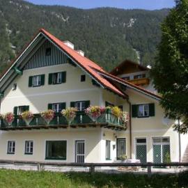 Ferienhaus Feuerer, hotel in Obertraun