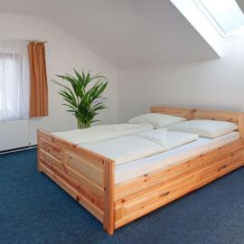 Gasthaus Pension Goldeck, hotel a Spittal an der Drau