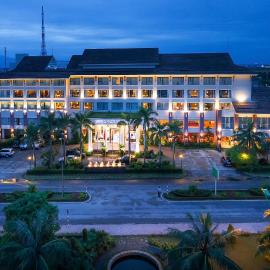 Sai Gon Quang Binh Hotel, ξενοδοχείο σε Ντονγκ Χόι