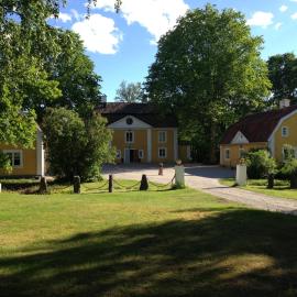 Forsa Gård Attic, hotel in Katrineholm