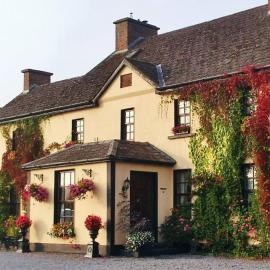 Charlotte's Way B&B, hótel í Banagher