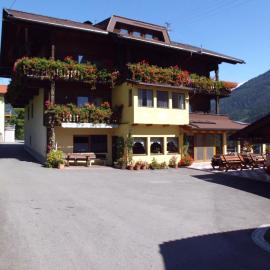 Pension Pichlerhof، فندق في Stall