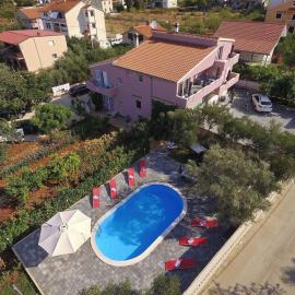 Apartment with private pool