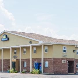 Days Inn by Wyndham Amherst OH - Near Cleveland Cedar Point & Lake Erie، فندق في Amherst