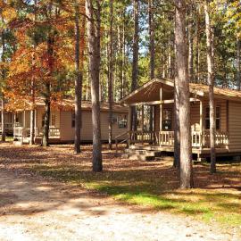 Yukon Trails Camping Resort, hotel in Lyndon Station
