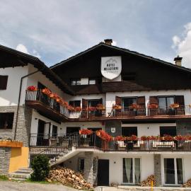 Hotell Millefiori- Alpine Event Lodge, hotel en Valtournenche