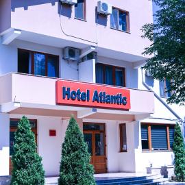 Hotel Atlantic, hotel din Adjud
