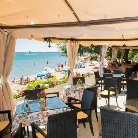 Iris Beach Hotel