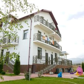 Guest house Ak Keme, hotel in Bosteri