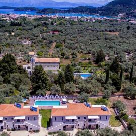 Golden Sun Villas, хотел в Нидри