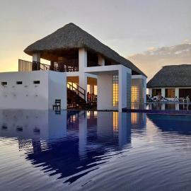 Hotel Maya Jade, hotel i Monterrico
