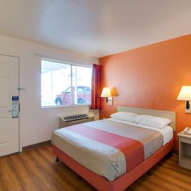 Motel 6-Phoenix, AZ - East