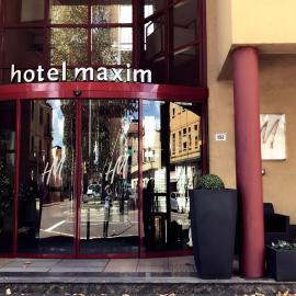 Hotel Maxim، فندق في بولونيا