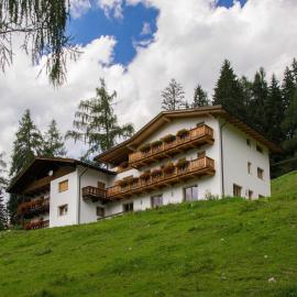 Isidorhof, hotel Dobbiacóban