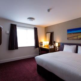 Sessile Oak, Llanelli by Marston's Inns, готель у місті Лланеллі