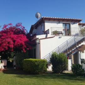 Casa Vacanze " IS MERIS "