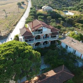 Gerani, hotel din Vasilikos