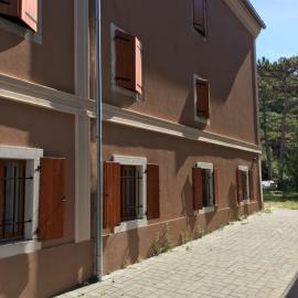 Apartments Porto Fianona, hotel in Plomin