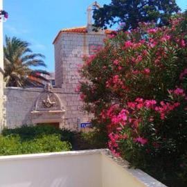 Pag studio Garden, hotel in Pag