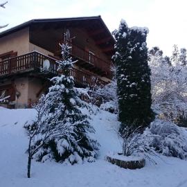 appartement indépendant chalet "les Ormes", hotel u gradu Enchastrayes