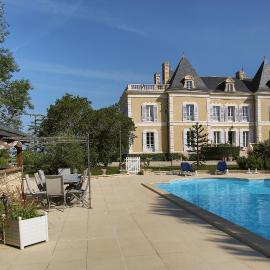 Chambres d'hotes de Pouzelande, hotel in Notre-Dame-de-Sanilhac