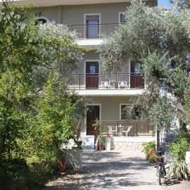 House Ekton, hotel in Pefkari