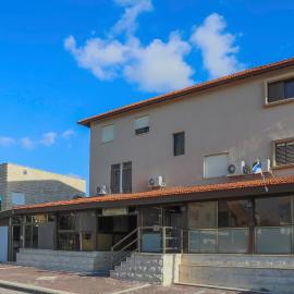 Amigo Hotel On The Beach - With Shelter, hotel en Nahariya
