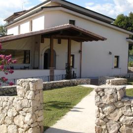 Agriturismo Casale Sera, hotel u gradu 'Fontana Liri'