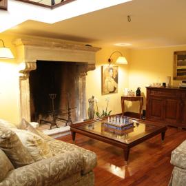 B&B Charme Celestino V°, hotel i LʼAquila