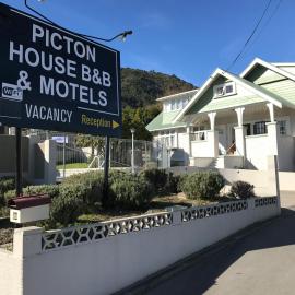 Picton House B&B and Motel: Picton şehrinde bir otel
