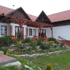 Kaptárkő Vendégház, Hotel in Kács