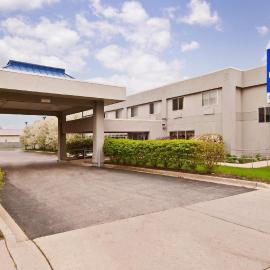Americas Best Value Inn Waukegan, hotel di Waukegan