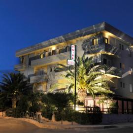 Hotel Mistral، فندق في ألغيرو