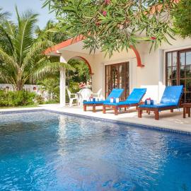 Casa Anita - Relaxing Home Steps from the Puerto Morelos Beach