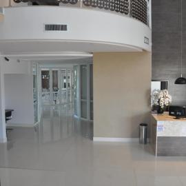 Kamur Plaza Hotel, hotel u gradu Gojanezija