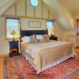 The Eagle Harbor Inn, готель у місті Winslow