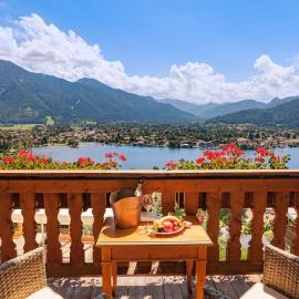 Hotel Leeberghof, hotel di Tegernsee