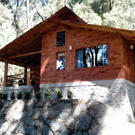 Cabañas Alpinas López Fontes, מלון בואייה דה בראבו