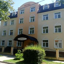 Hotel Grand, hotel u gradu Nove Zamki