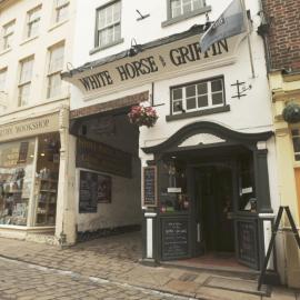 White Horse & Griffin, хотел в Уитби