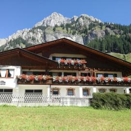 Haus Monika, hotel em Nesselwängle
